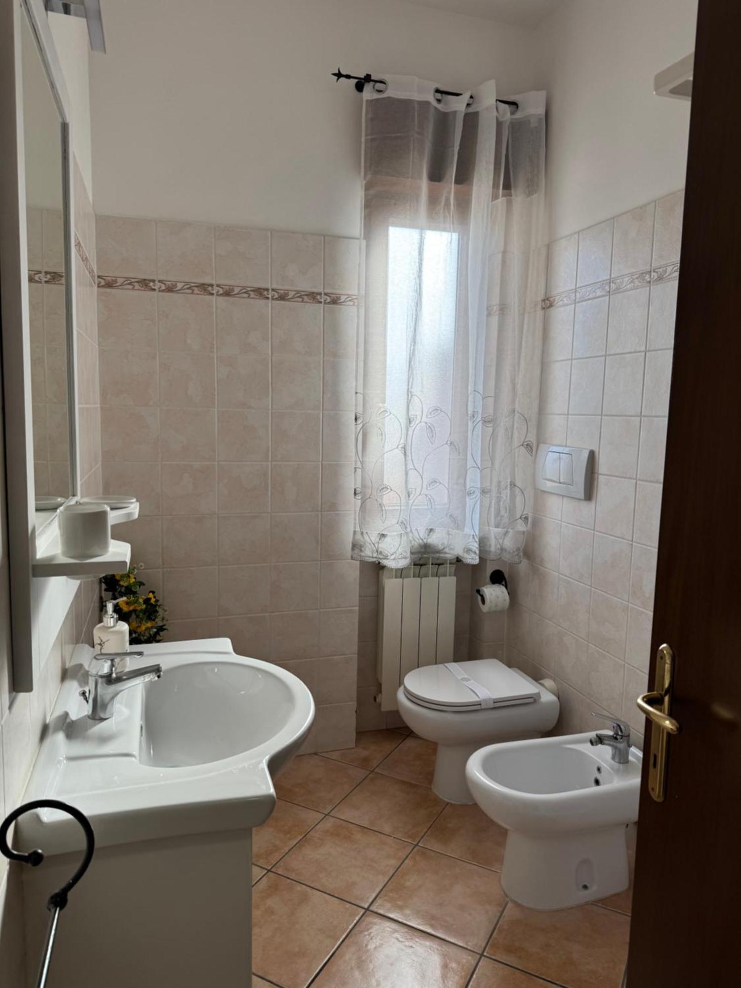 Guest House La Casaccia Ф'юмічіно Екстер'єр фото
